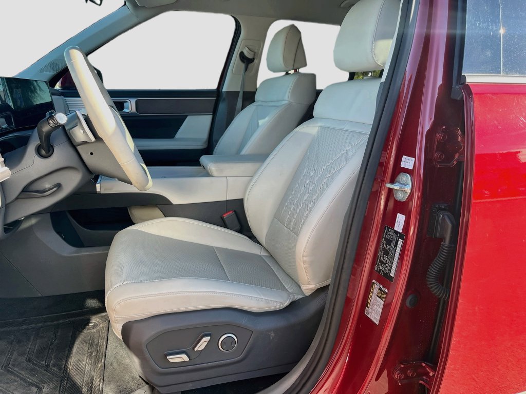 Used 2025 Hyundai Santa Fe SEL FWD image 20