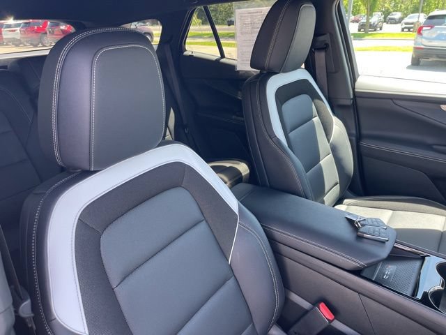 Used 2024 Chevrolet Blazer EV LT AWD/4WD image 32