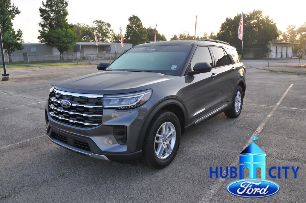 Used 2025 Ford Explorer Active RWD image 1