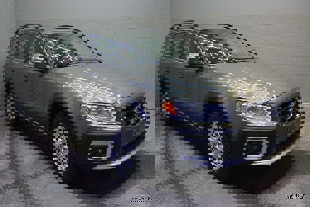 Used 2010 Volvo XC70 3.2