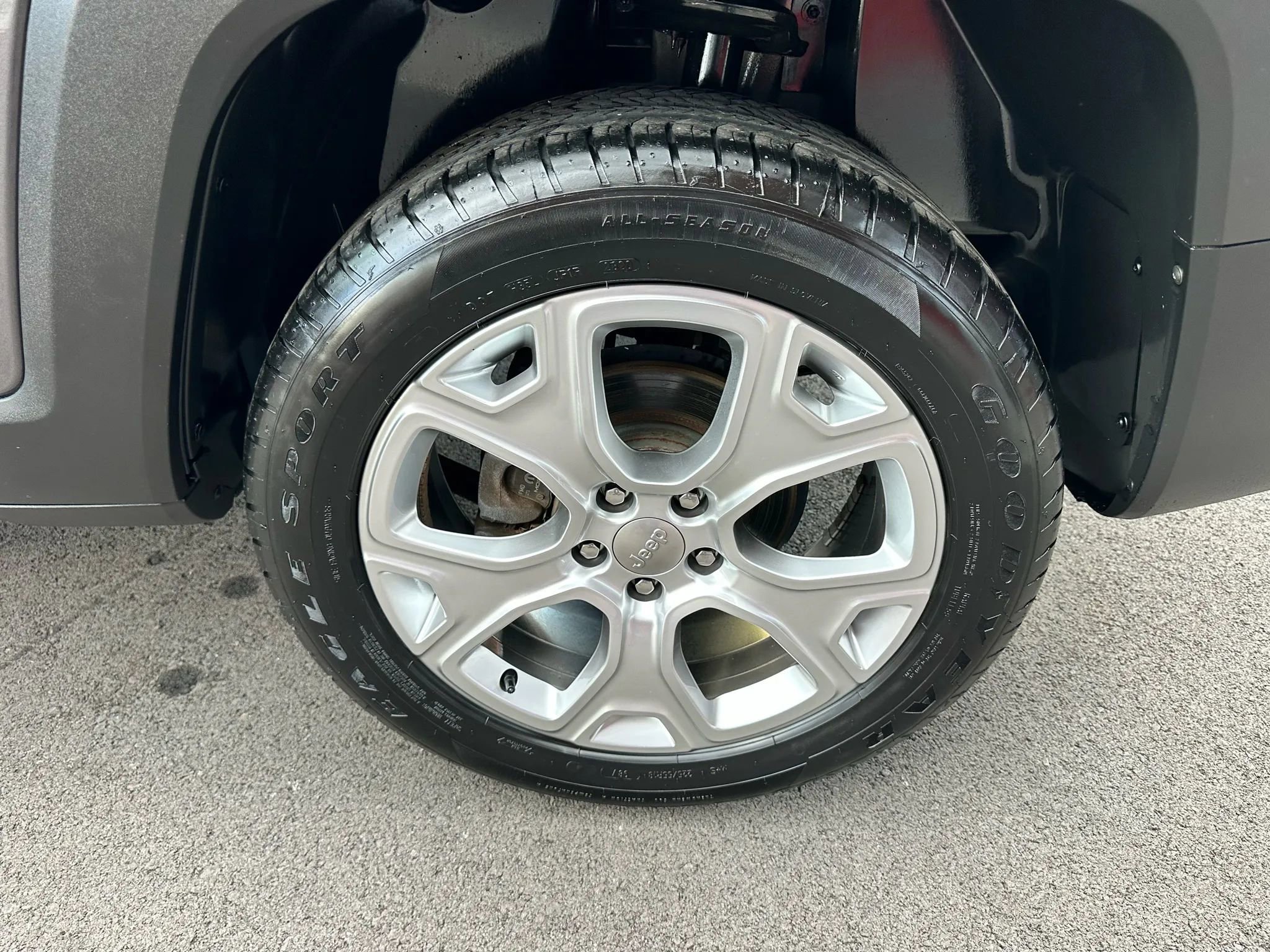 Used 2020 Jeep Renegade Limited image 14