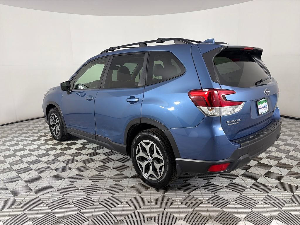 Used 2019 Subaru Forester Premium w/ All-Weather Package AWD/4WD image 5