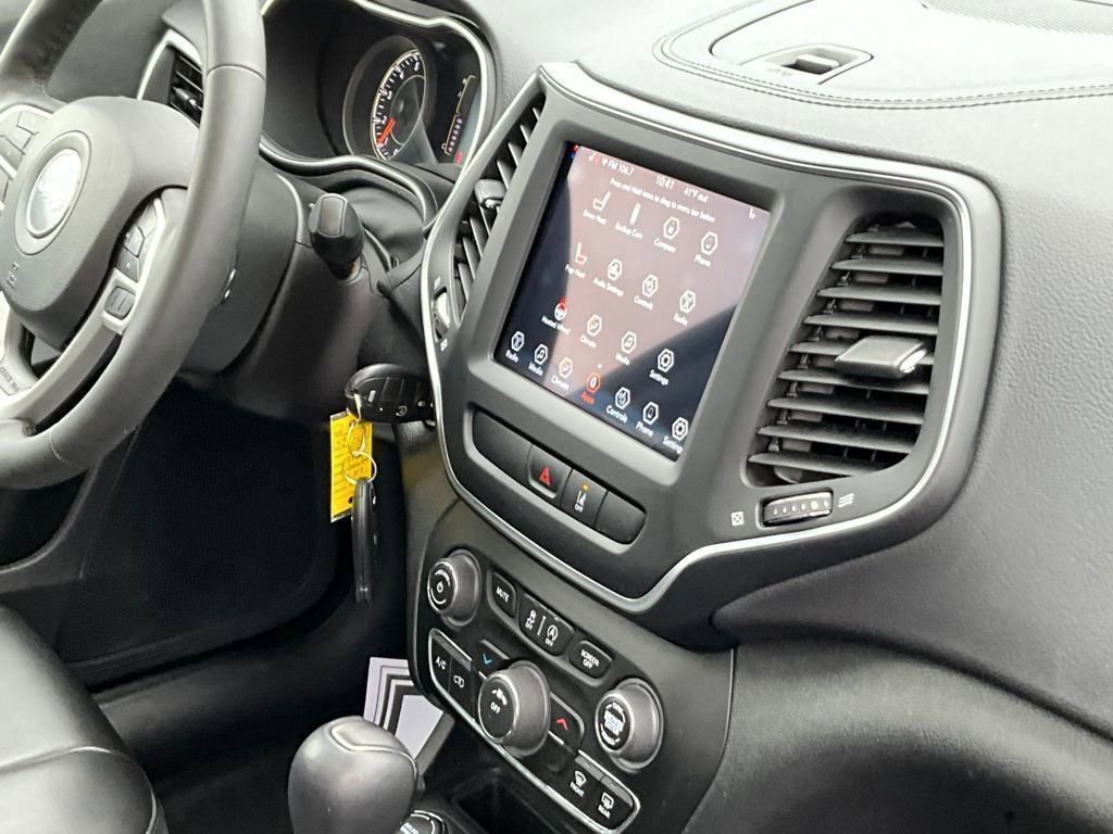 Used 2022 Jeep Cherokee Latitude w/ Sun & Sound Group image 18