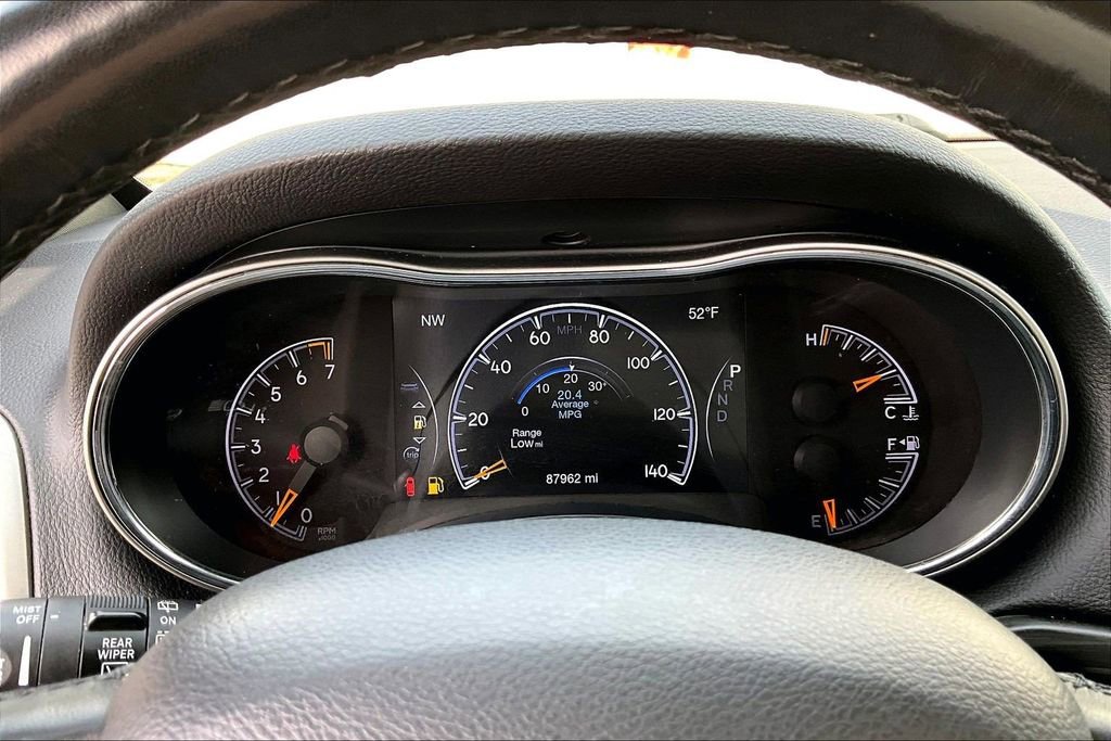 Used 2022 Jeep Grand Cherokee Laredo X image 9