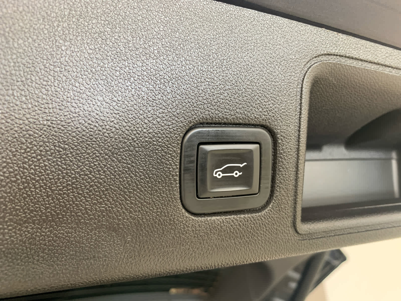 Used 2018 GMC Terrain SLE w/ Driver Convenience Package image 8