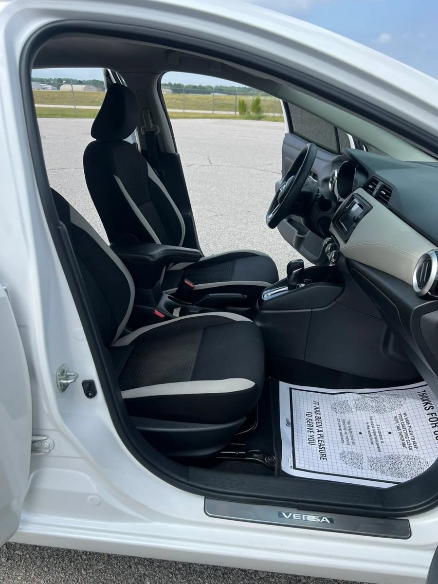 Used 2020 Nissan Versa SV w/ Electronics Package FWD image 15