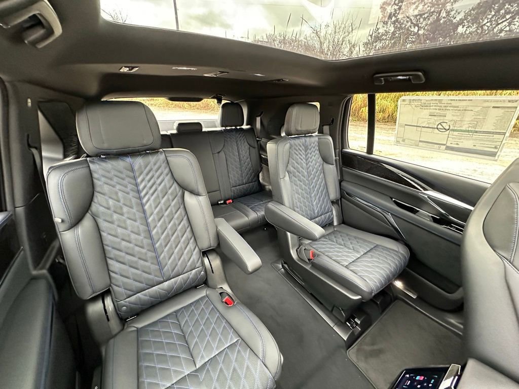 New 2025 Cadillac Escalade IQ Sport 1 w/ LPO, ONYX Package AWD/4WD image 25