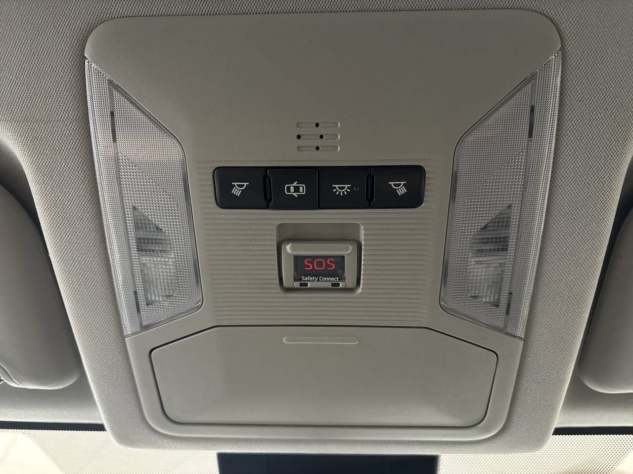Used 2019 Toyota RAV4 LE FWD image 16