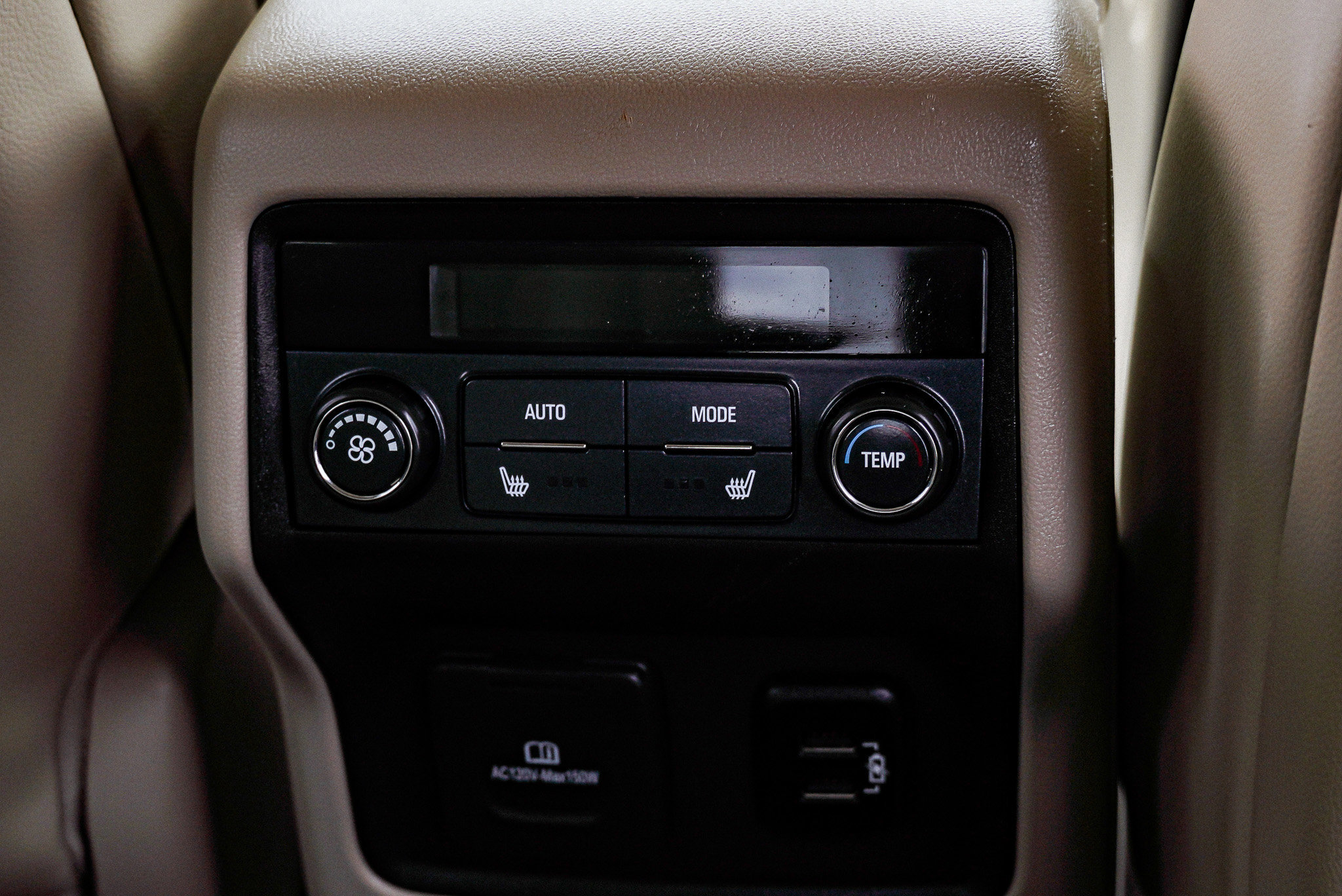 Used 2018 GMC Acadia Denali w/ Technology Package FWD image 32