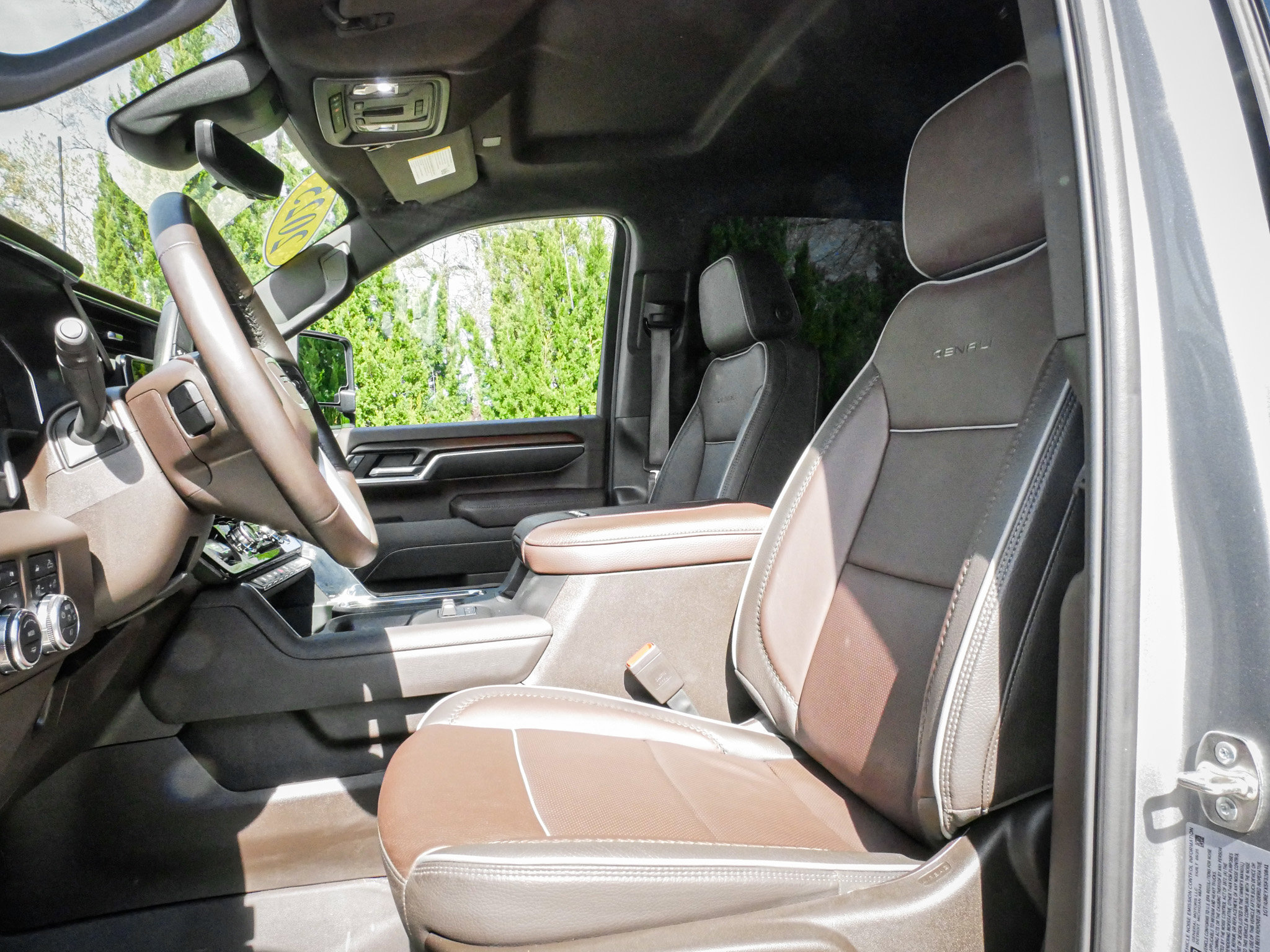 Used 2025 GMC Sierra 2500 Denali w/ Technology Package image 16