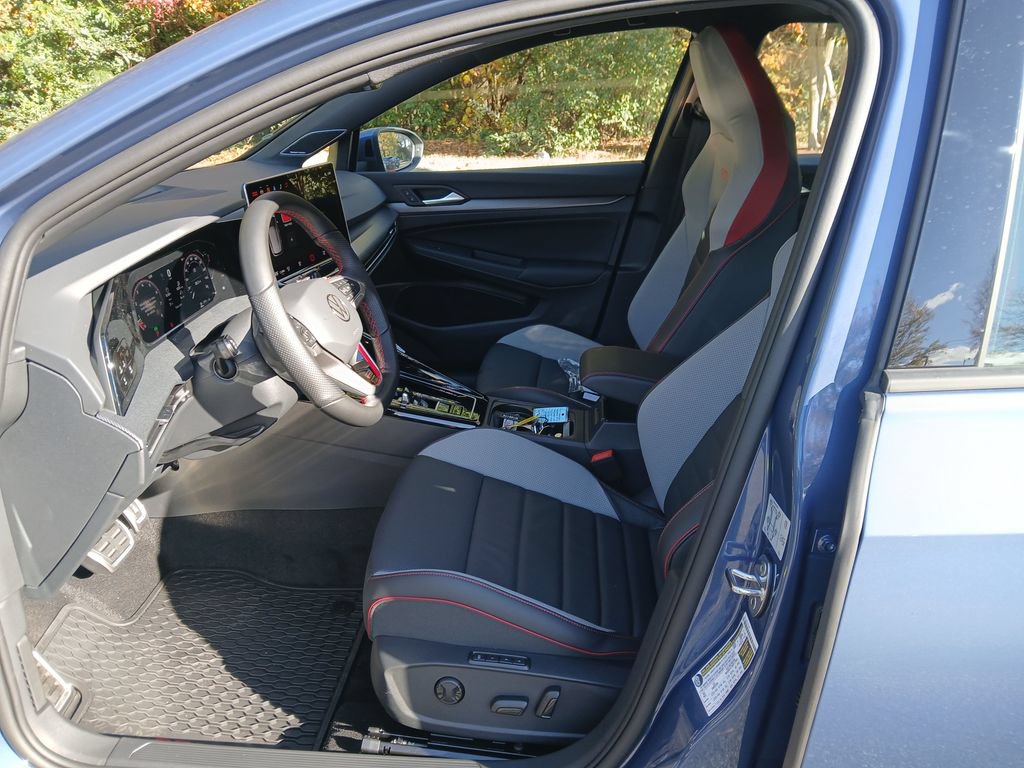 New 2026 Volkswagen GTI SE FWD image 9
