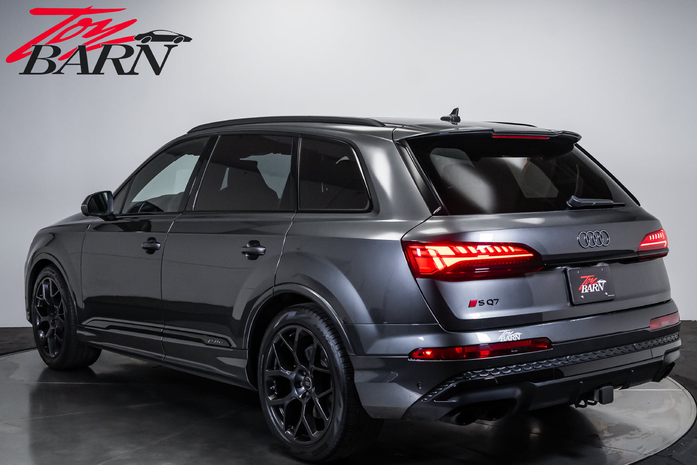 Used 2025 Audi SQ7 Premium Plus AWD/4WD image 3