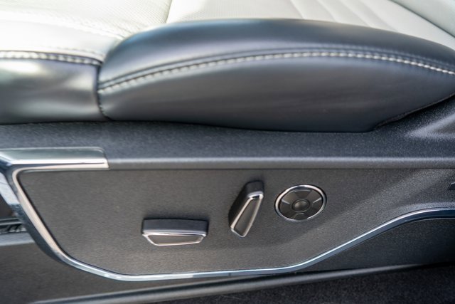 Used 2024 Ford F150 Lightning Platinum image 23