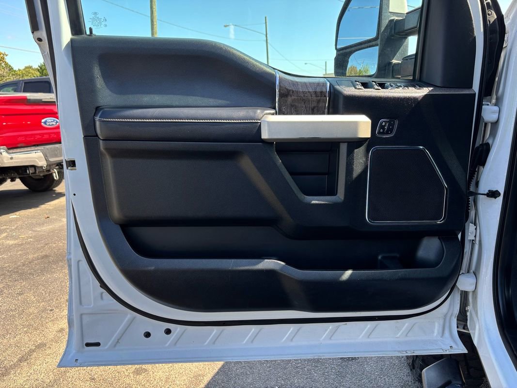 Used 2017 Ford F250 Lariat w/ Lariat Value Package image 14