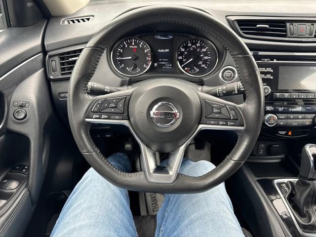 Used 2017 Nissan Rogue SV image 13