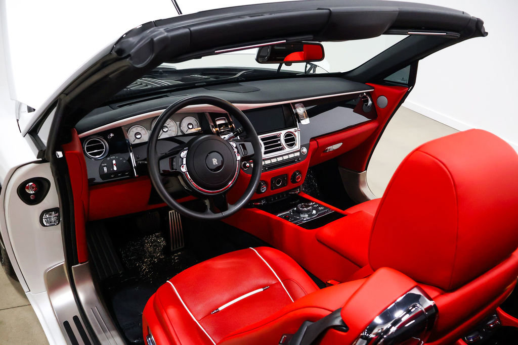 Used 2019 Rolls-Royce Dawn RWD image 39