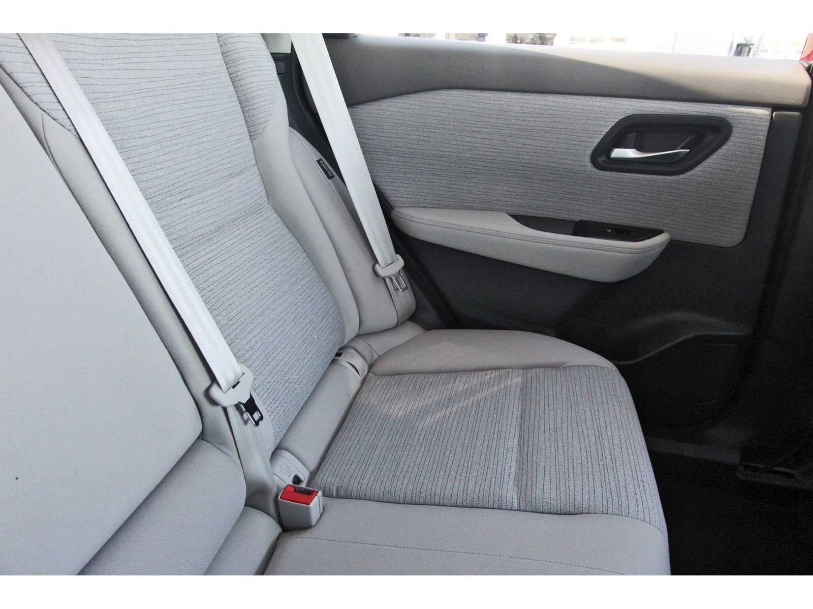 Used 2021 Nissan Rogue SV image 15