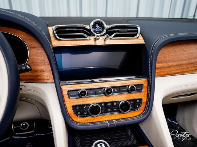 Used 2024 Bentley Bentayga AWD/4WD image 24