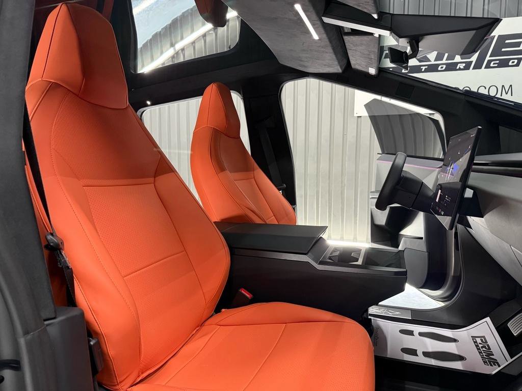 Used 2024 Tesla Cybertruck AWD Crew Cab image 29