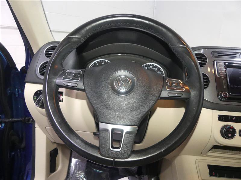 Used 2017 Volkswagen Tiguan SEL AWD/4WD image 29