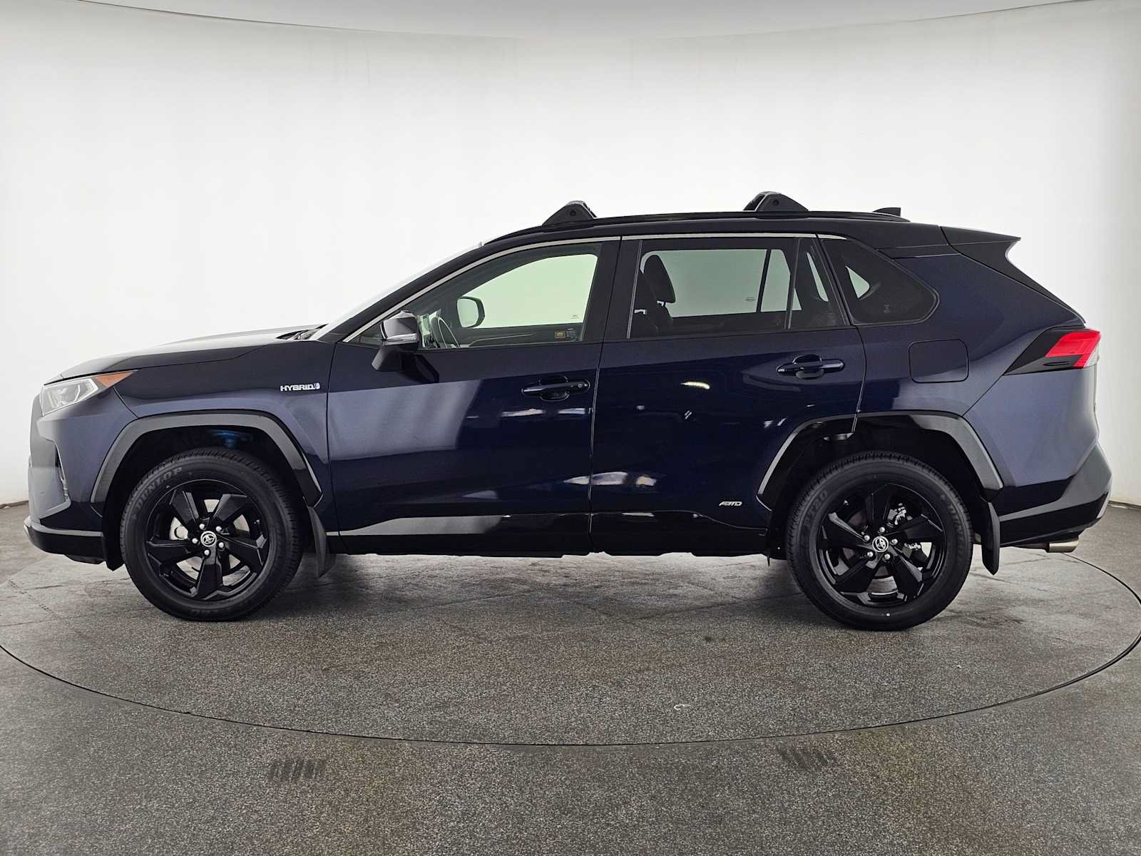 Used 2019 Toyota RAV4 XSE w/ XSE Weather Package AWD/4WD image 6