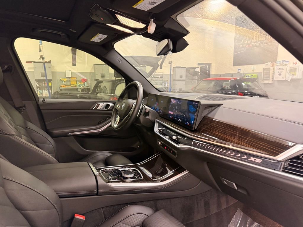 Used 2024 BMW X5 xDrive50e w/ Parking Assistance Package image 27