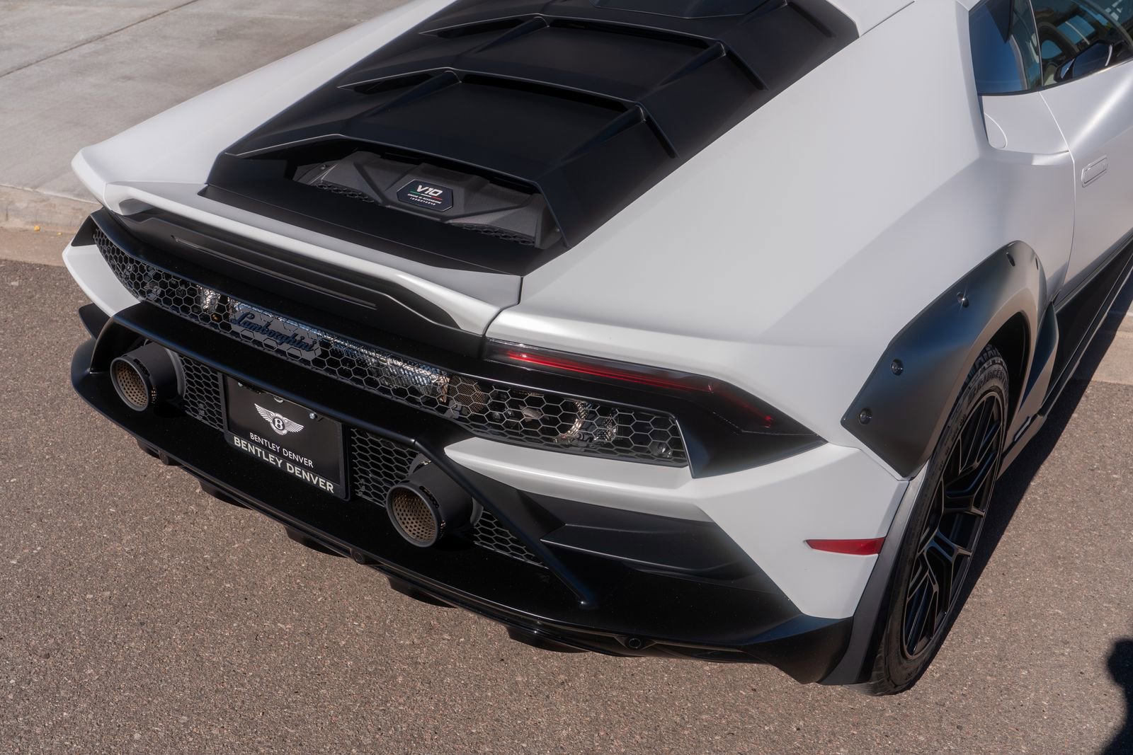 Used 2024 Lamborghini Huracan Sterrato image 23