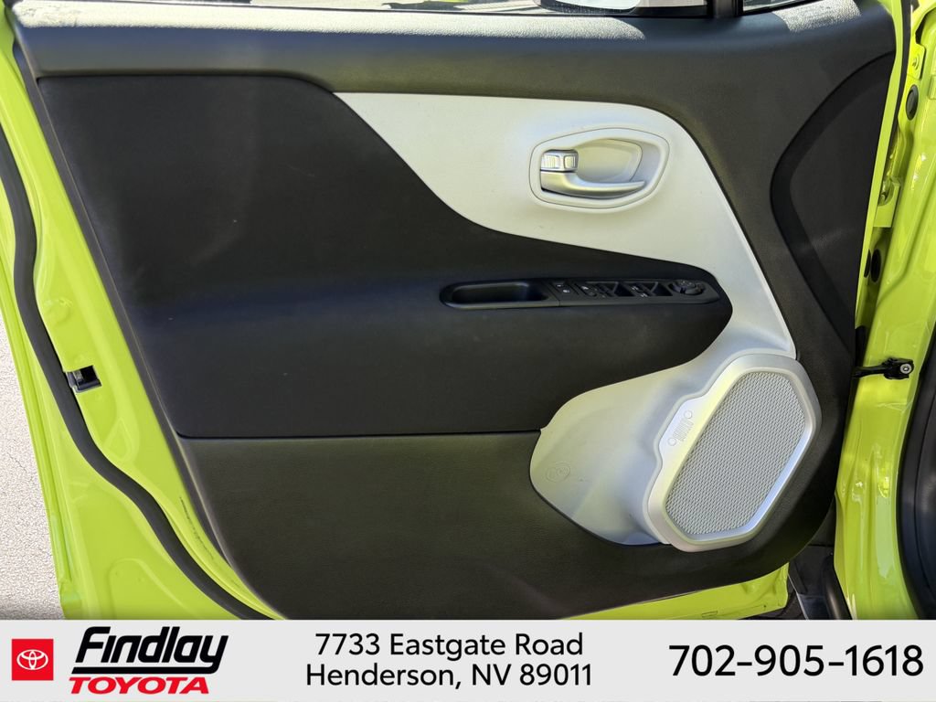 Used 2018 Jeep Renegade Latitude AWD/4WD image 20