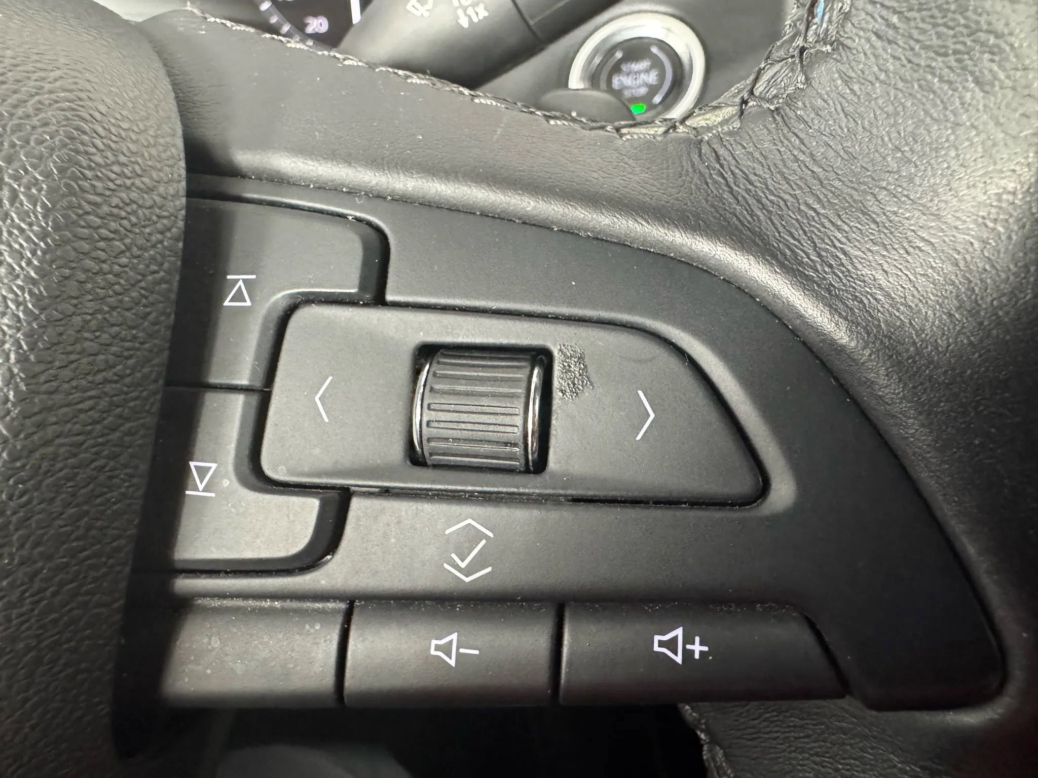 Used 2019 Cadillac XT4 Luxury w/ Cold Weather Package image 16