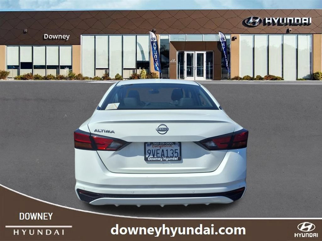 Used 2025 Nissan Altima 2.5 SV FWD image 5