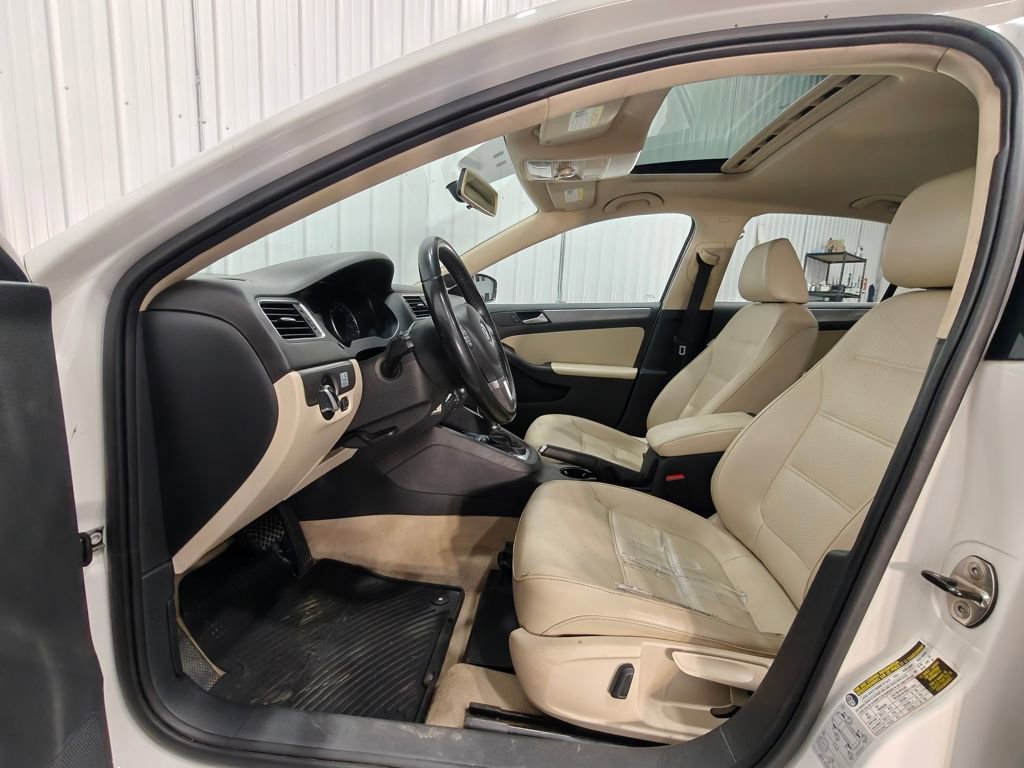 Used 2013 Volkswagen Jetta TDI image 26