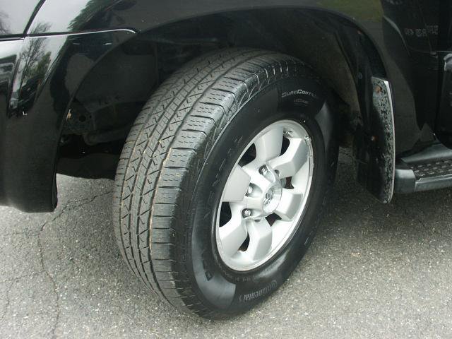 Used 2007 Toyota 4Runner SR5 AWD/4WD image 18