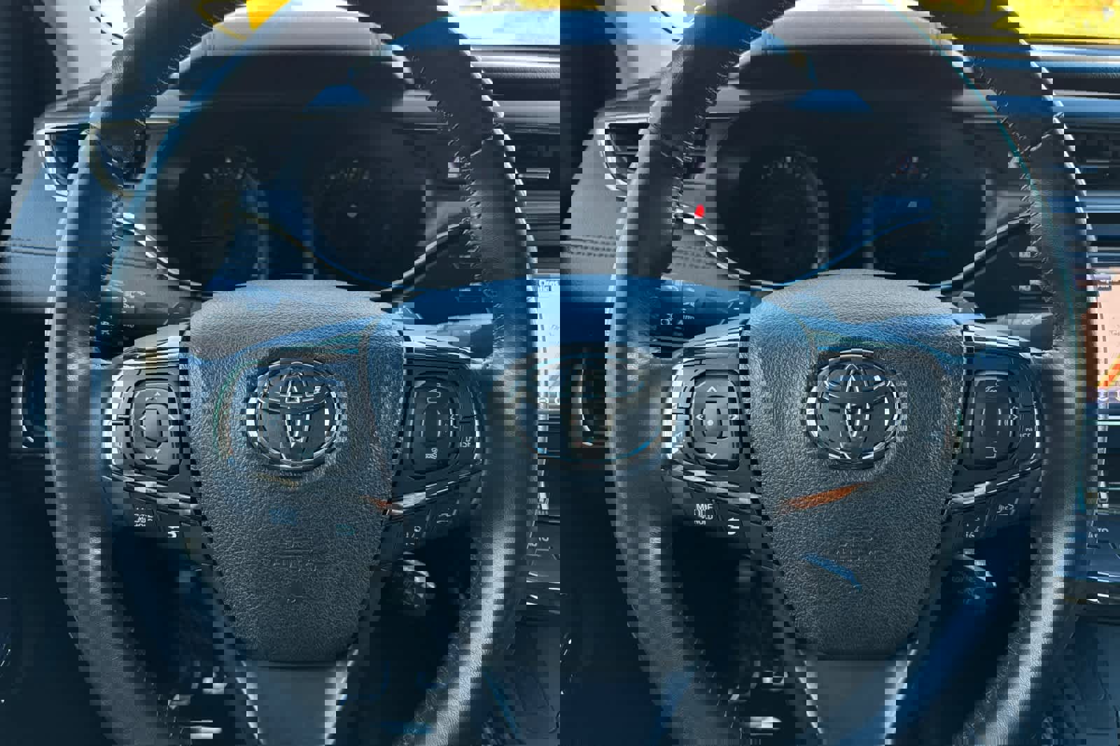 Used 2017 Toyota Avalon Limited image 24