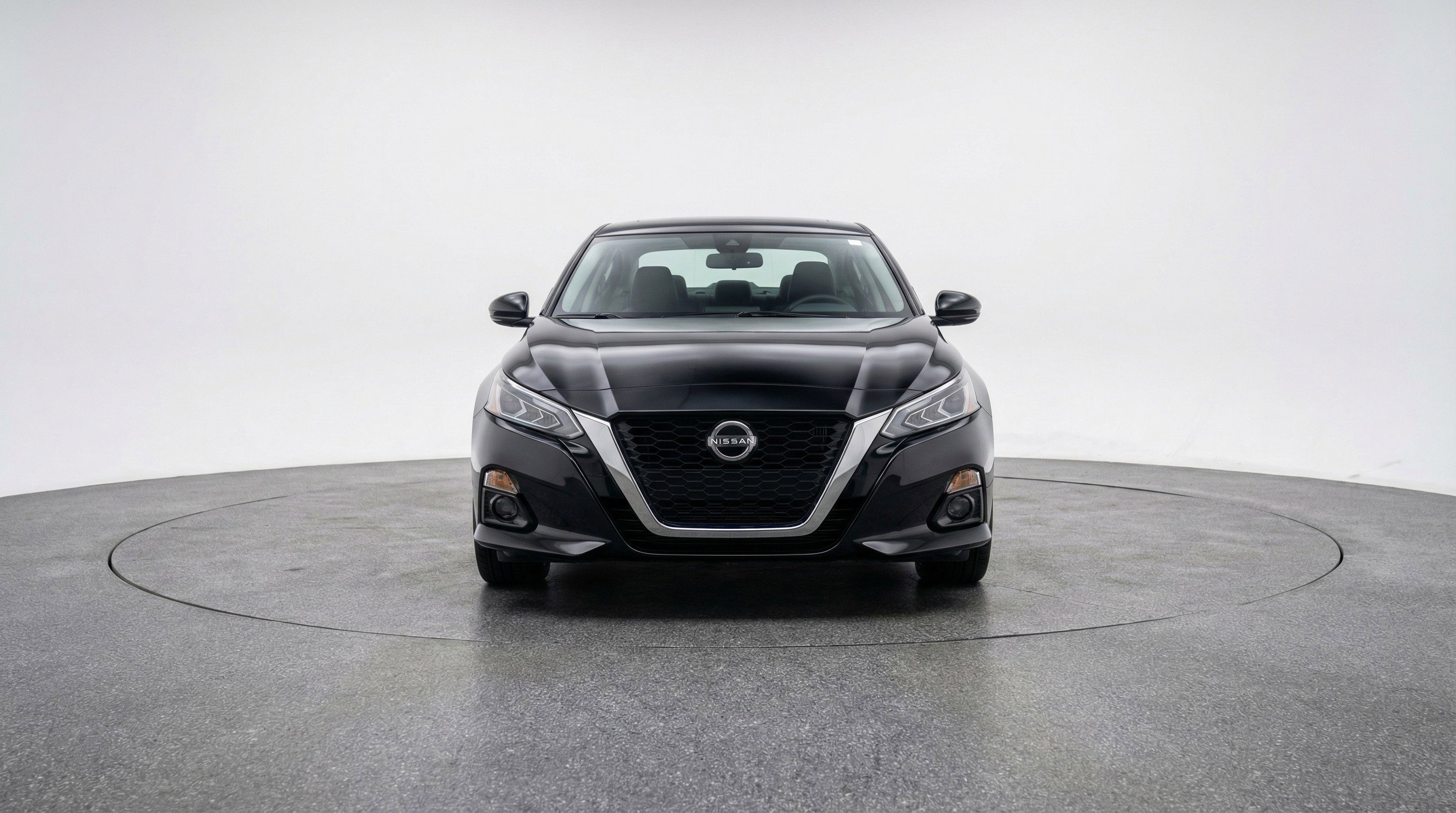 Used 2025 Nissan Altima 2.5 SV image 2