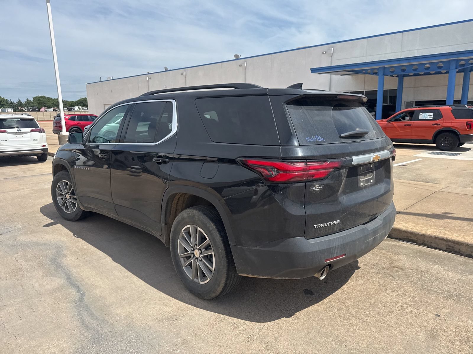 Used 2023 Chevrolet Traverse LT w/ LPO, Floor Liner Package FWD image 5