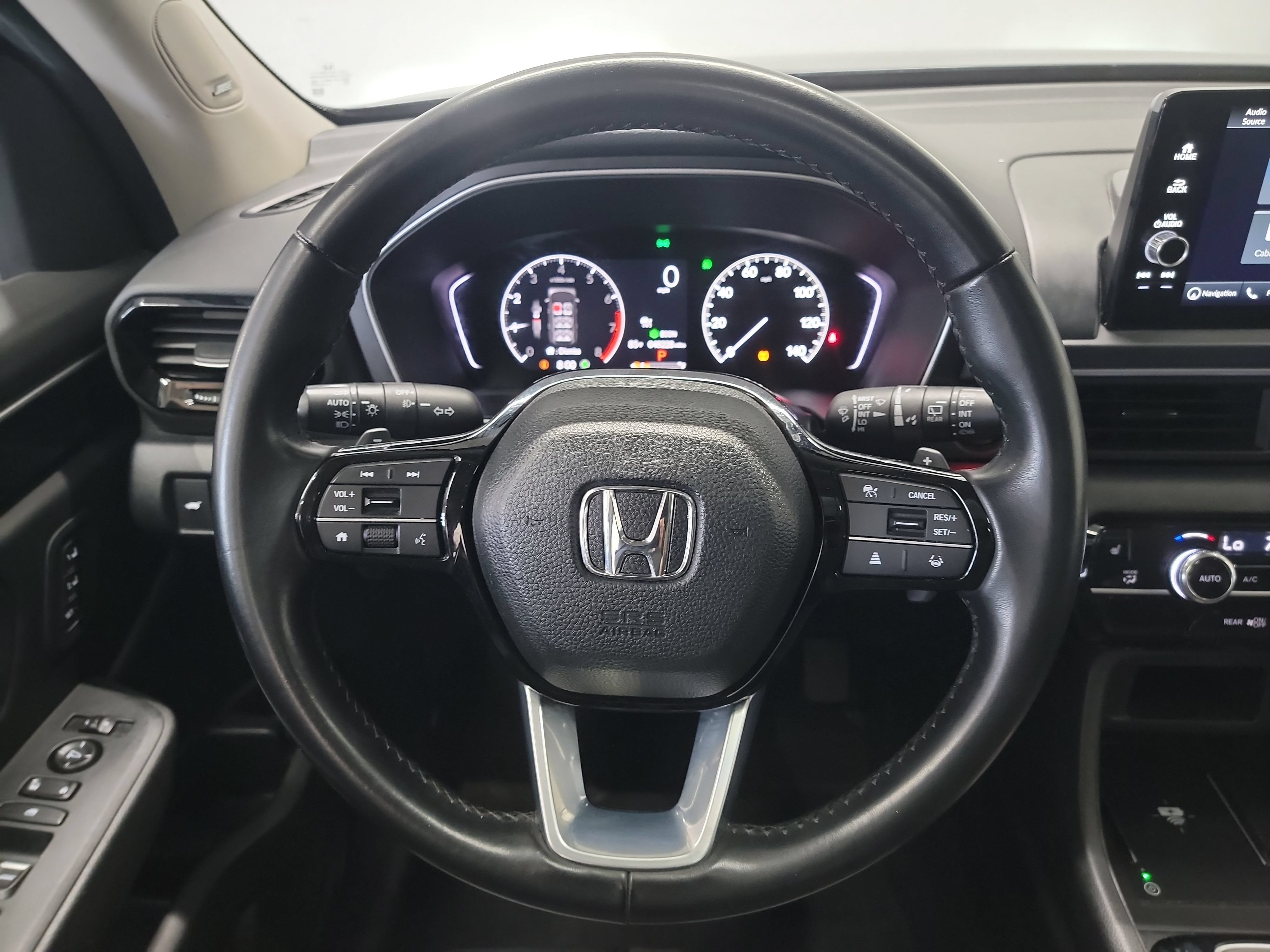 Used 2025 Honda Pilot Touring image 17
