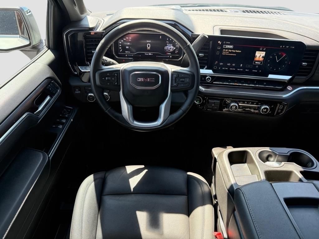 Used 2025 GMC Sierra 1500 SLT image 9