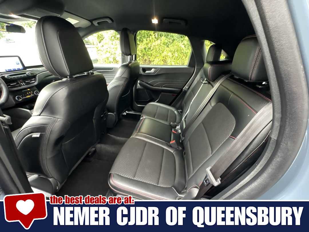 Used 2025 Ford Escape ST-Line Select AWD/4WD image 21
