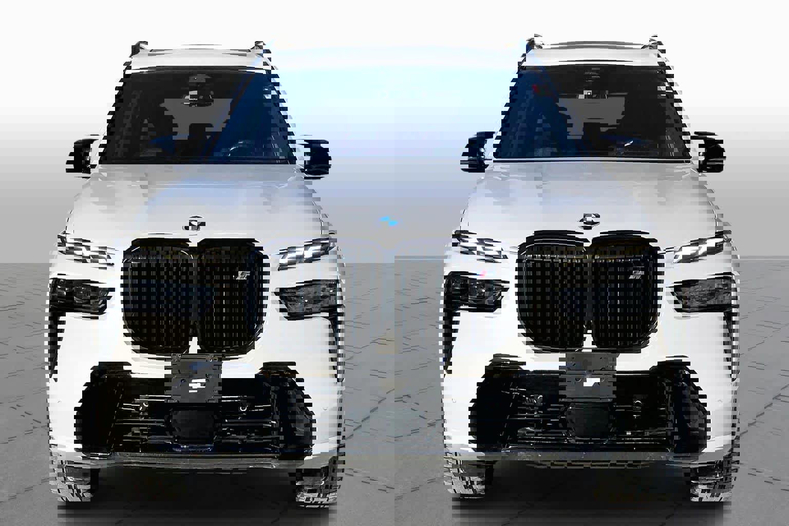 Used 2024 BMW X7 M60i w/ Executive Package image 4