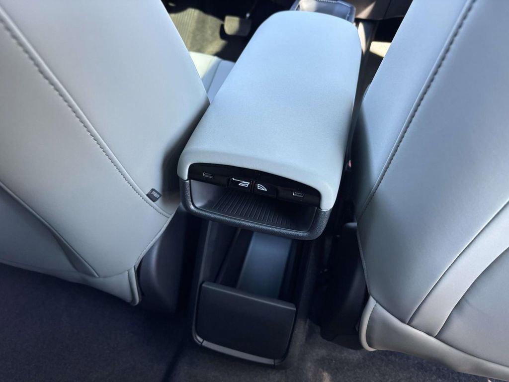 New 2026 Volvo EX30 Cross Country Ultra image 30