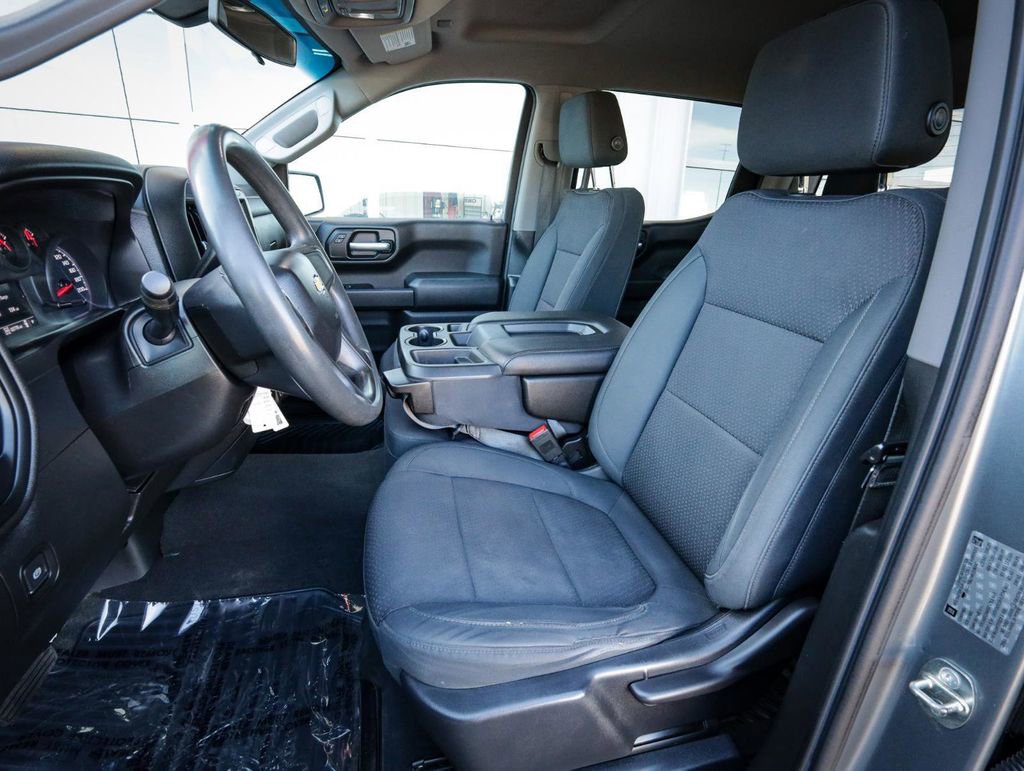 Used 2019 Chevrolet Silverado 1500 Custom w/ Custom Convenience Package AWD/4WD image 13