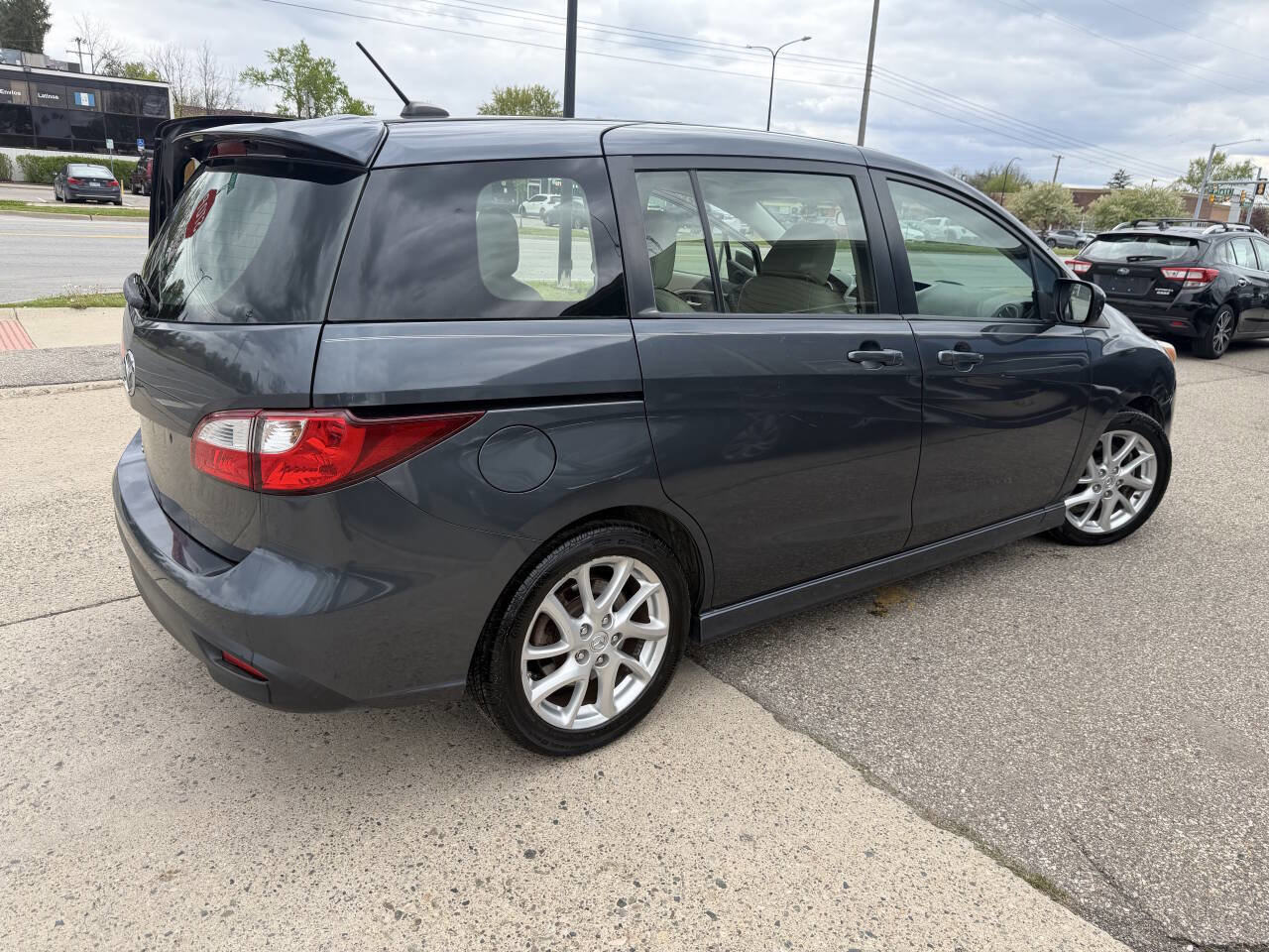 Used 2012 MAZDA MAZDA5 Grand Touring FWD image 5