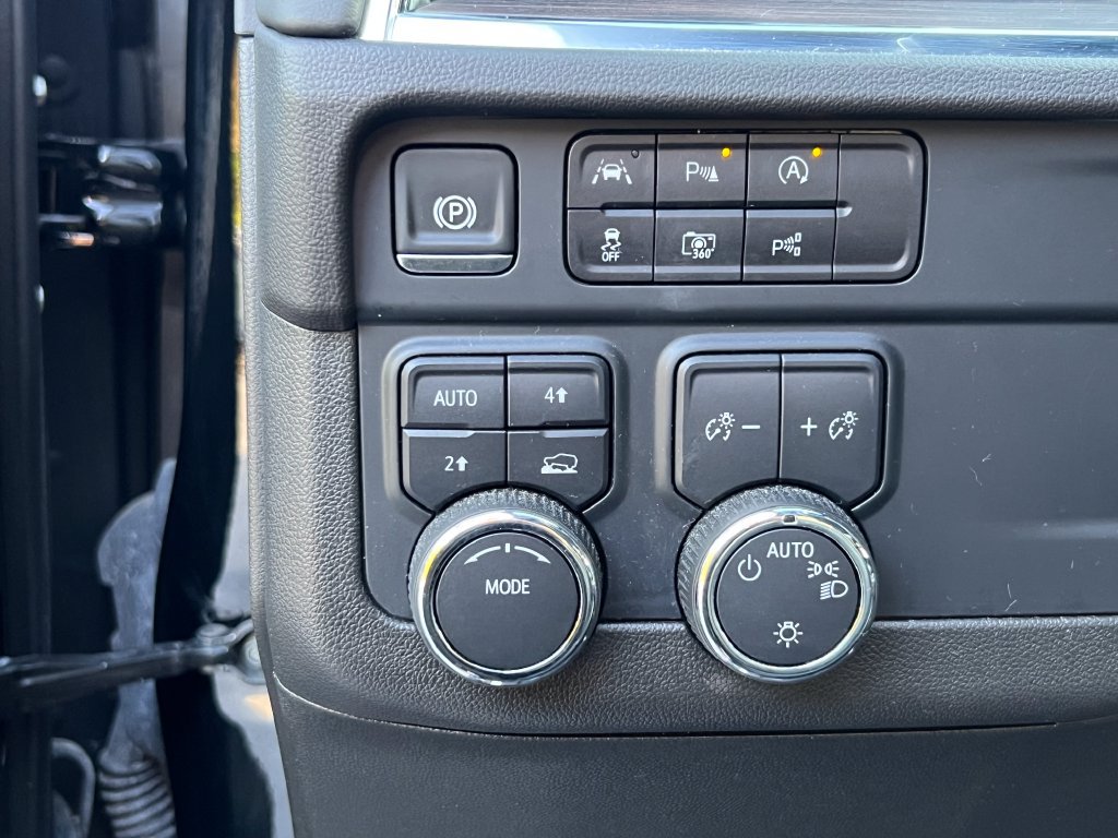 Used 2025 Chevrolet Tahoe LT AWD/4WD image 23