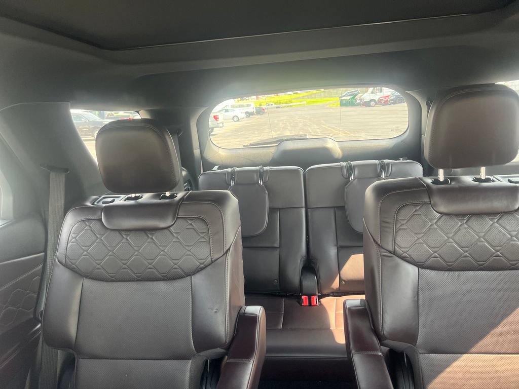 Used 2025 Ford Explorer Platinum w/ LUX Leather Package AWD/4WD image 24