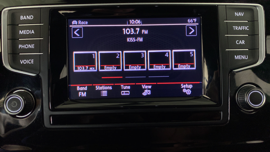 Used 2015 Volkswagen Golf R 4-Door AWD/4WD image 14