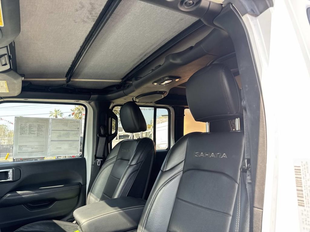 Used 2018 Jeep Wrangler Unlimited Sahara image 21
