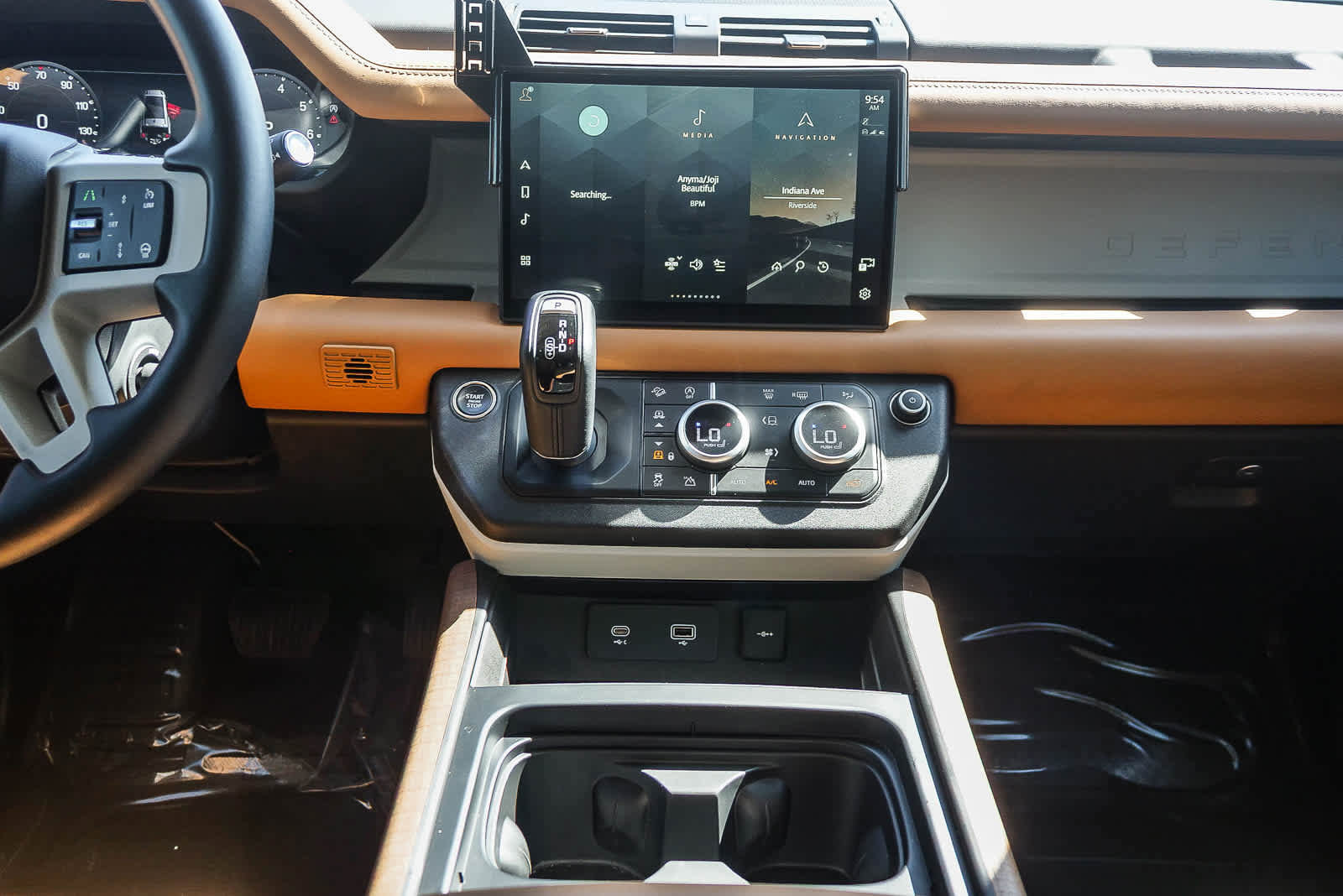 Used 2024 Land Rover Defender 130 S image 13