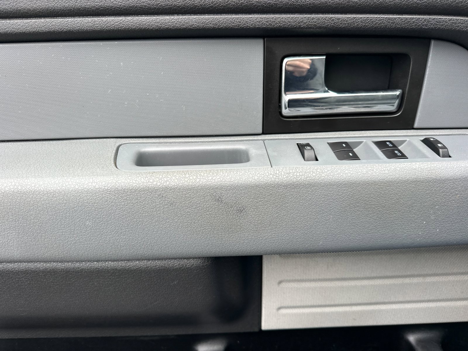 Used 2014 Ford F150 XLT w/ XLT Chrome Package image 11