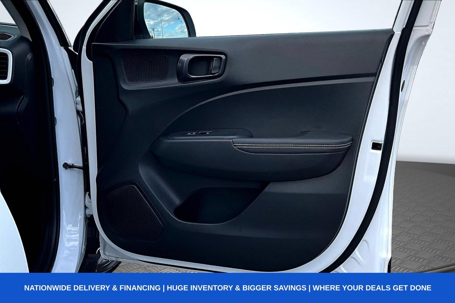 Used 2026 Hyundai Venue SEL FWD image 36