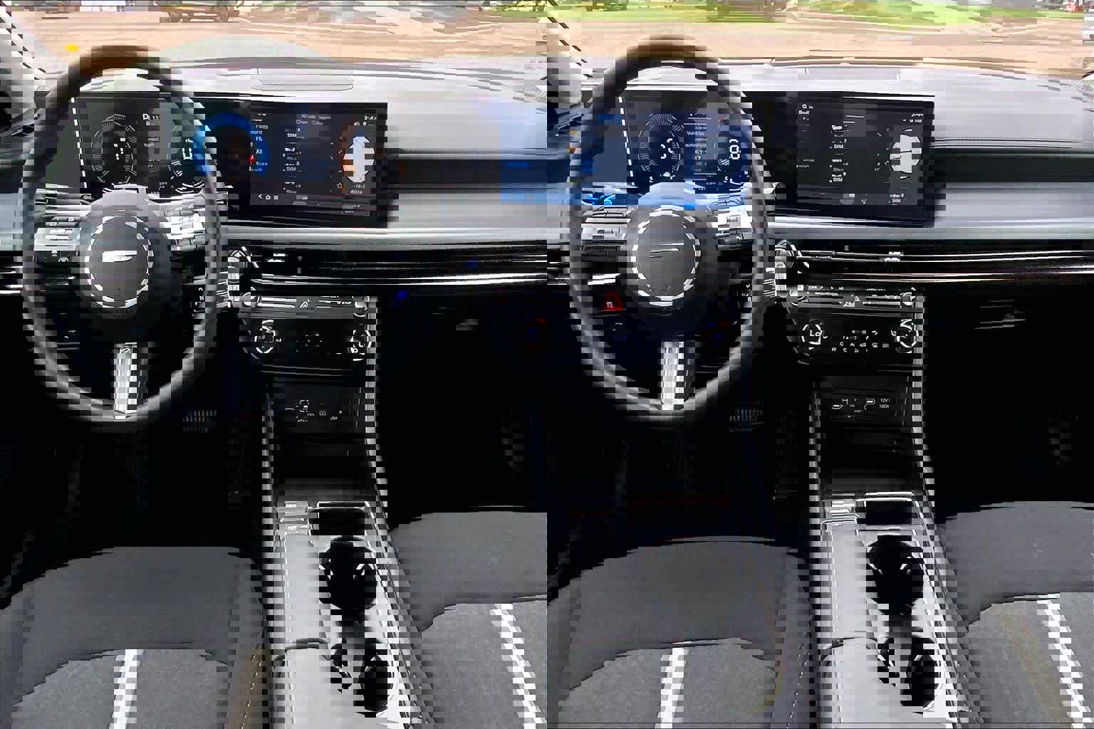 Used 2025 Hyundai Sonata SEL FWD image 16